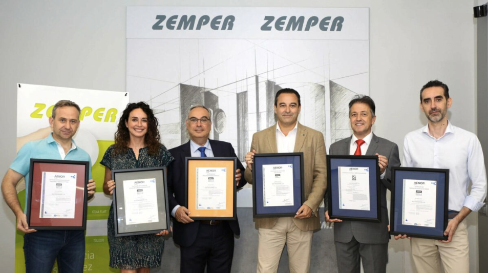 Zemper consolida su liderazgo en sostenibilidad convirtiéndonos ahora en la única empresa del sector de iluminación con los 6 certificados AENOR 2 Captura de pantalla 2026 02 25 a las 15.40.12